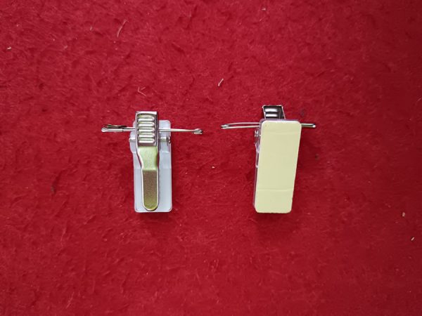 Pinza imperdible con cinta de espuma