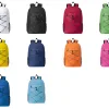 Mochila confeccionada en resistente 600D RPET. Cuenta con un bolsillo principal con cierre de cremallera, y doble tirador. Las cintas para los hombros son acolchadas y ajustables. Presenta bolsillos de rejilla en los laterales, así como cuerda elástica ajustable en el frontal. Disponible en una variada gama de colores con accesorios en negro. Logotipo RPET en etiqueta exterior. El material RPET se elabora a partir de plástico reciclado, para así fomentar la reutilización de residuos plásticos y ayudar a la sostenibilidad del planeta. Parte Trasera y Cintas Acolchadas colores